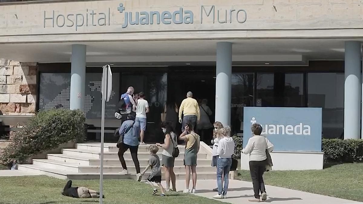 Colas en el Hospital Juaneda Muro para hacerse una PCR