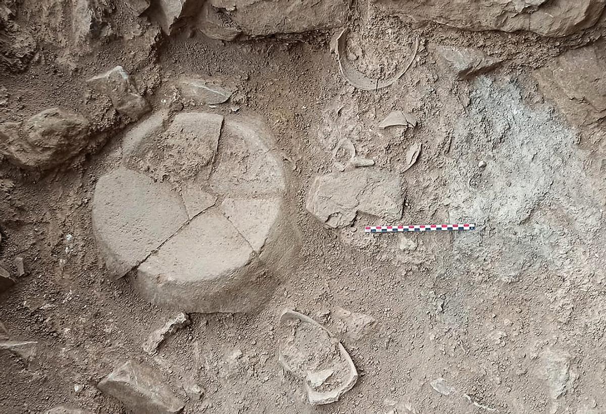Varios de los fragmentos cerámicos hallados.