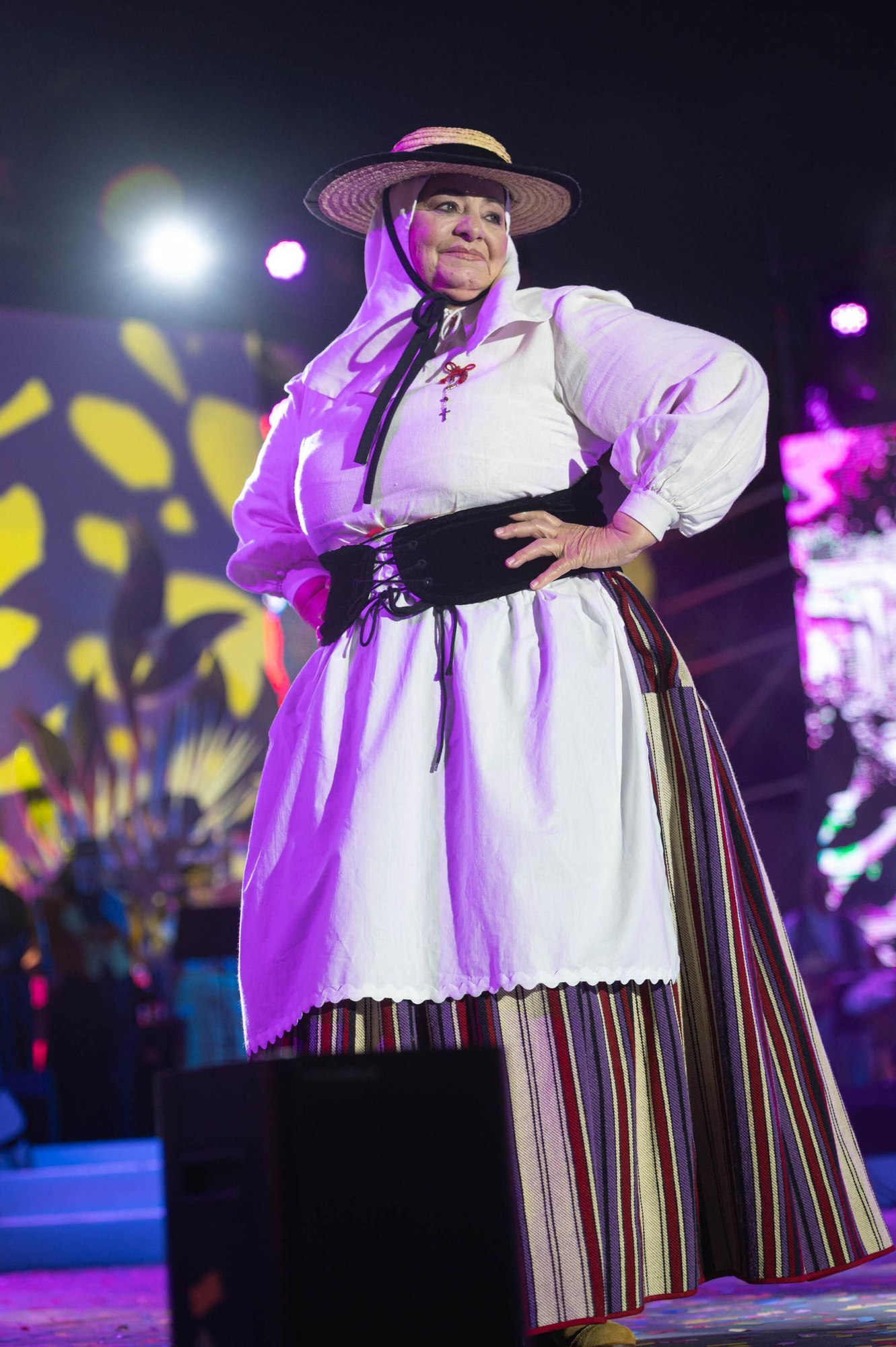Gala de elección de la primera reina de los mayores de las Fiestas de Mayo