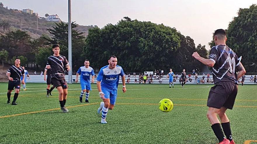 Este fin de semana comienza a rodar el balón en todos los grupos de la Preferente