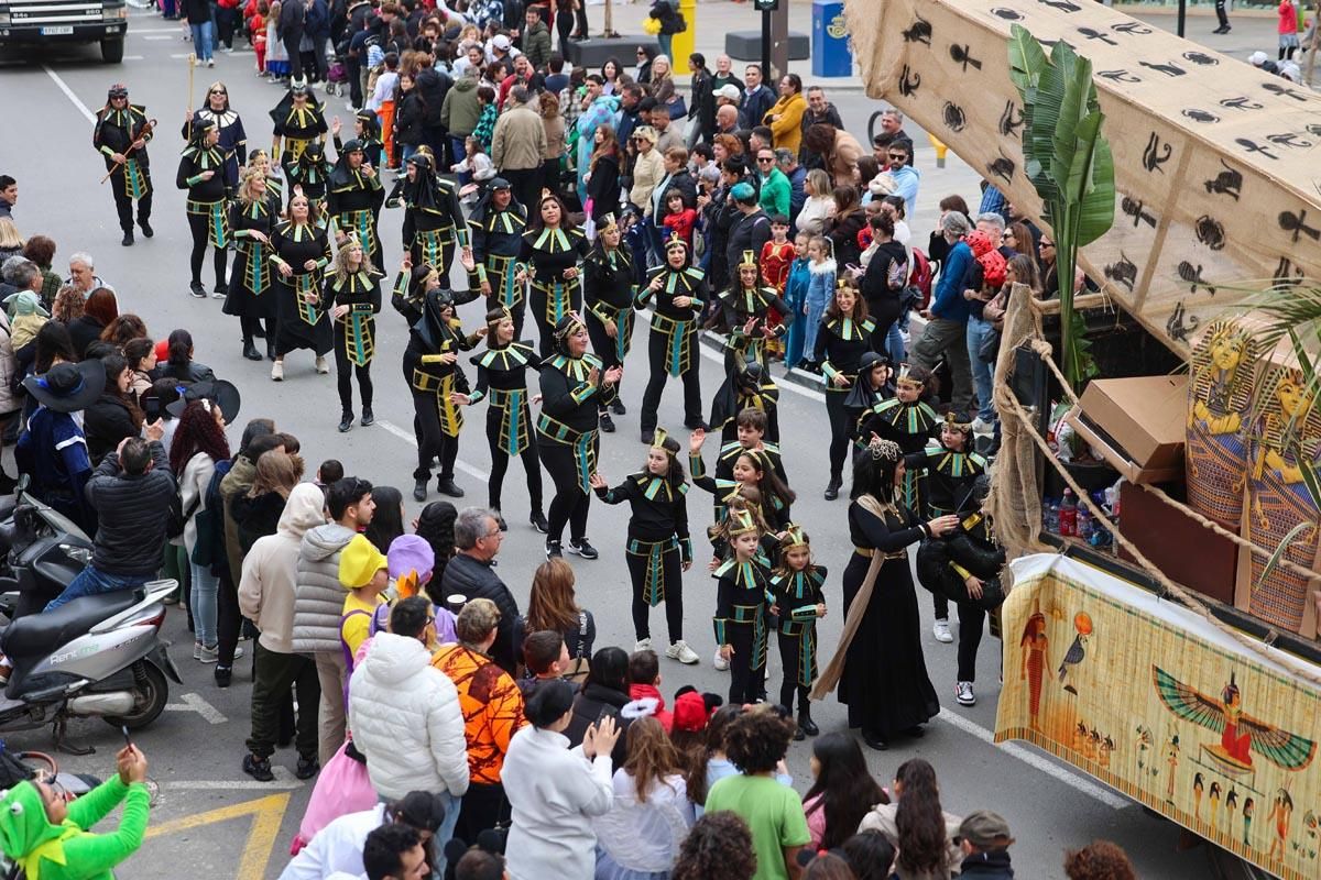 Búscate en las imágenes de la rúa de Carnaval de Ibiza