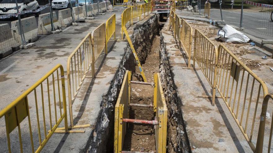 El Ayuntamiento reanuda la renovación de una gran tubería en la marginal derecha del jardí del Túria