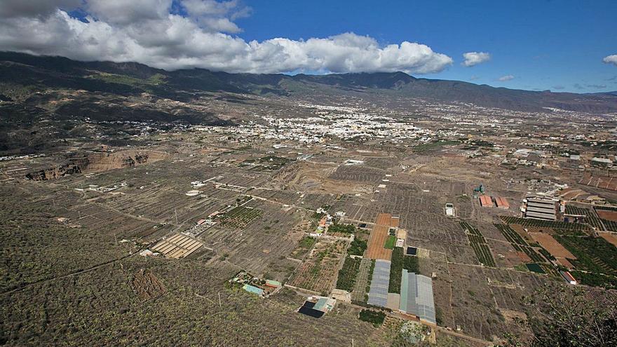 Panorámica de los barrancos de Güímar con las canteras de áridos.