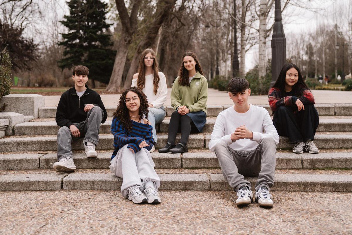 Samuel, Eleidy, Miriam, Nora, Óscar e Isabella tienen 15 años y son seis de los 57 becados de la Comunidad de Madrid por la Fundación Amancio Ortega.