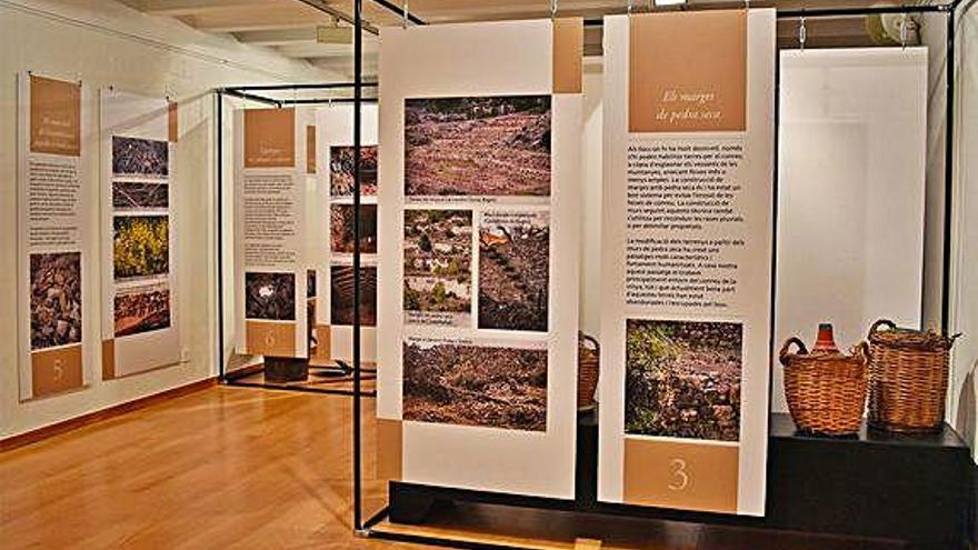 El Col·legi d&#039;Arquitectes de Manresa acull l&#039;exposició surienca «Pedres i barraques»