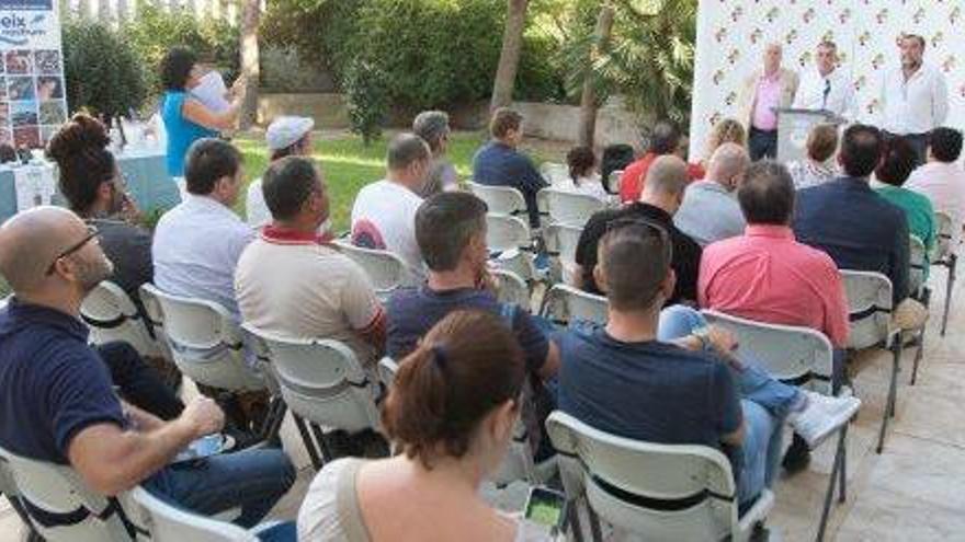 Presentación de las jornadas gastronómicas ayer en los jardines del Consell.