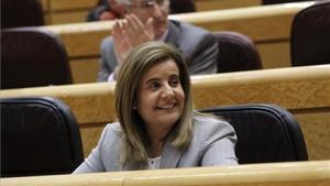 La ministra d’Ocupació i Seguretat Social, Fátima Báñez, durant una sessió de control al Govern.
