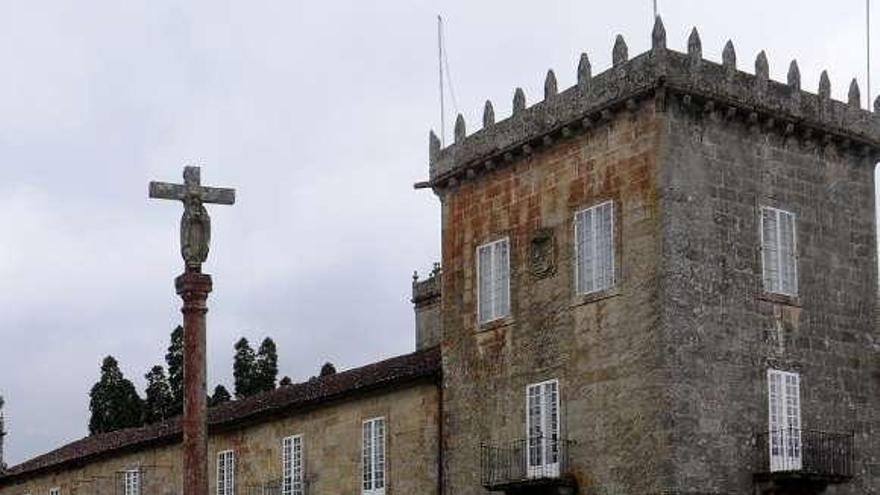 La Plaza de Oca aun aguarda las luminarias.  // Bernabé / Javier Lalín