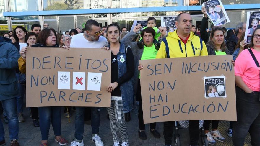 Más de 200 personas reclaman personal de atención a la diversidad