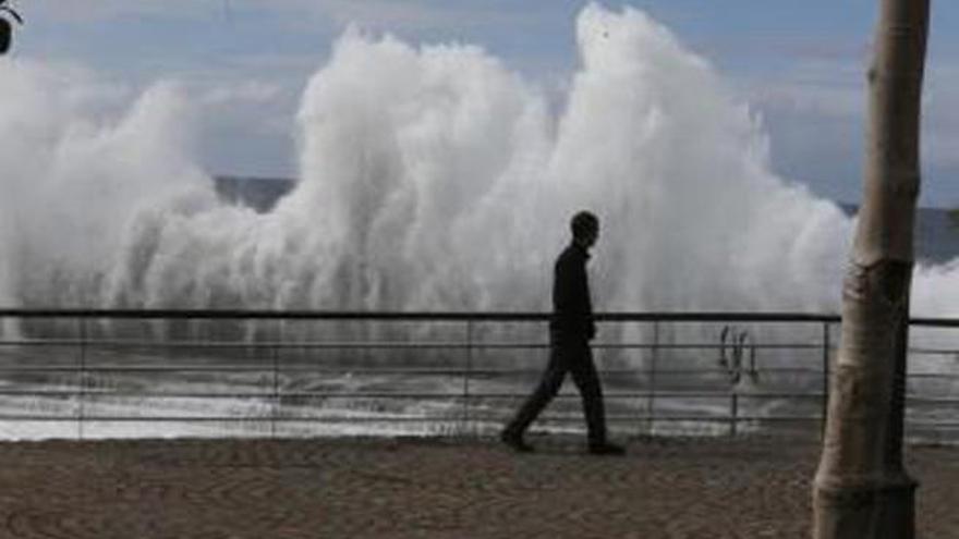 La Aemet aumenta para el sábado el aviso amarillo por viento y fenómenos costeros