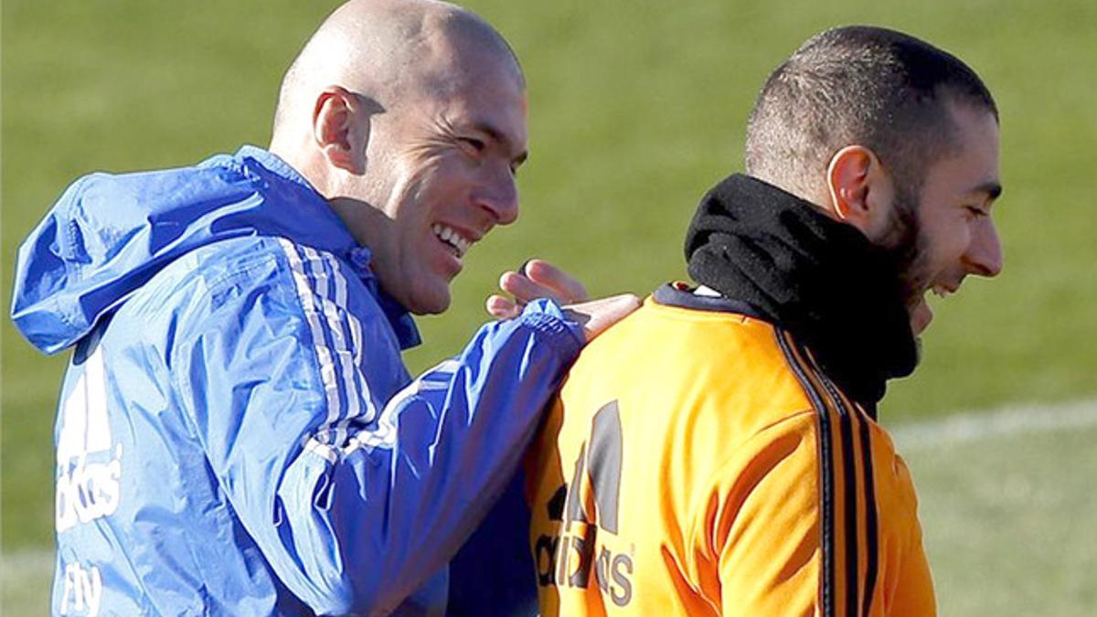 Zidane y Benzema en un entrenamiento