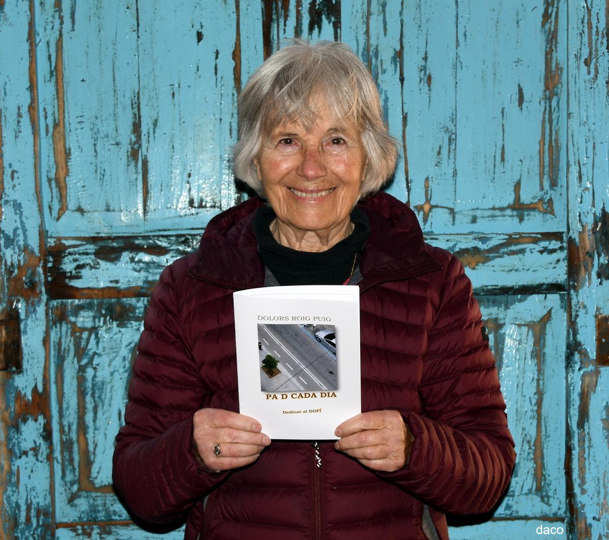 Dolors Roig amb el seu tercer recull de relats, el 'Pa D Cada Dia', amb el qual torna a mostrar la seva vena solidària.