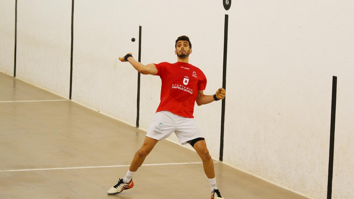 Canari es va veure incòmode després de l’esvaró, però va recuperar sensacions per equilibrar el duel.