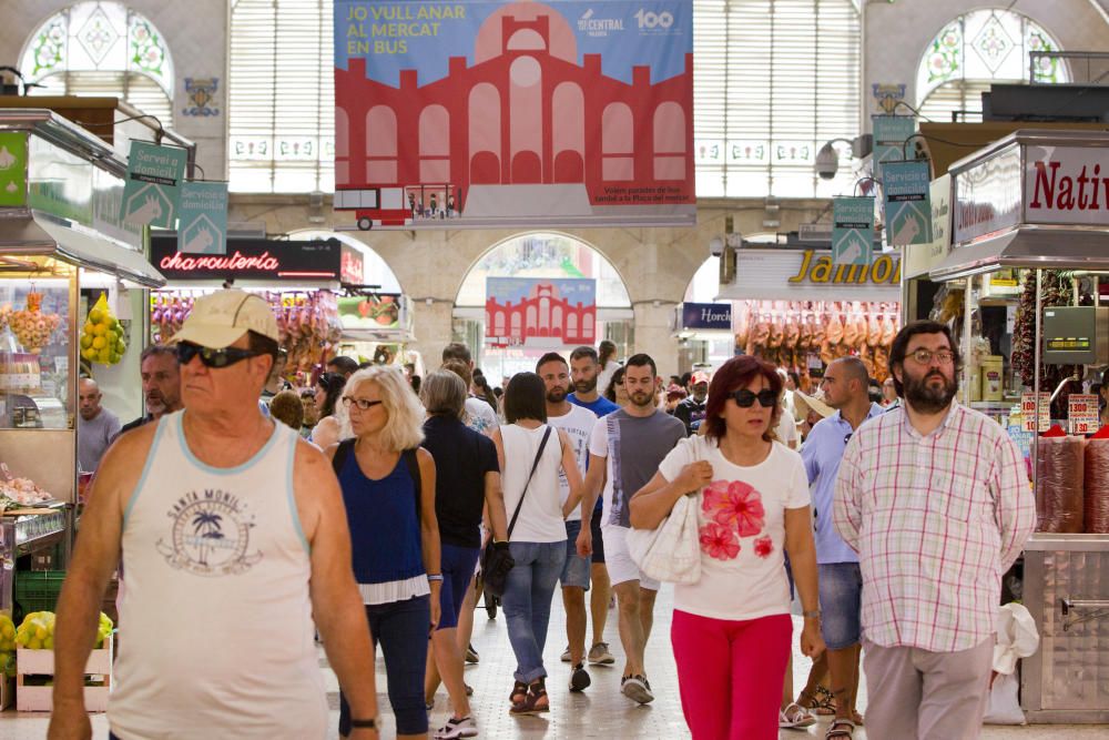 El centro de Valencia, lleno en pleno agosto