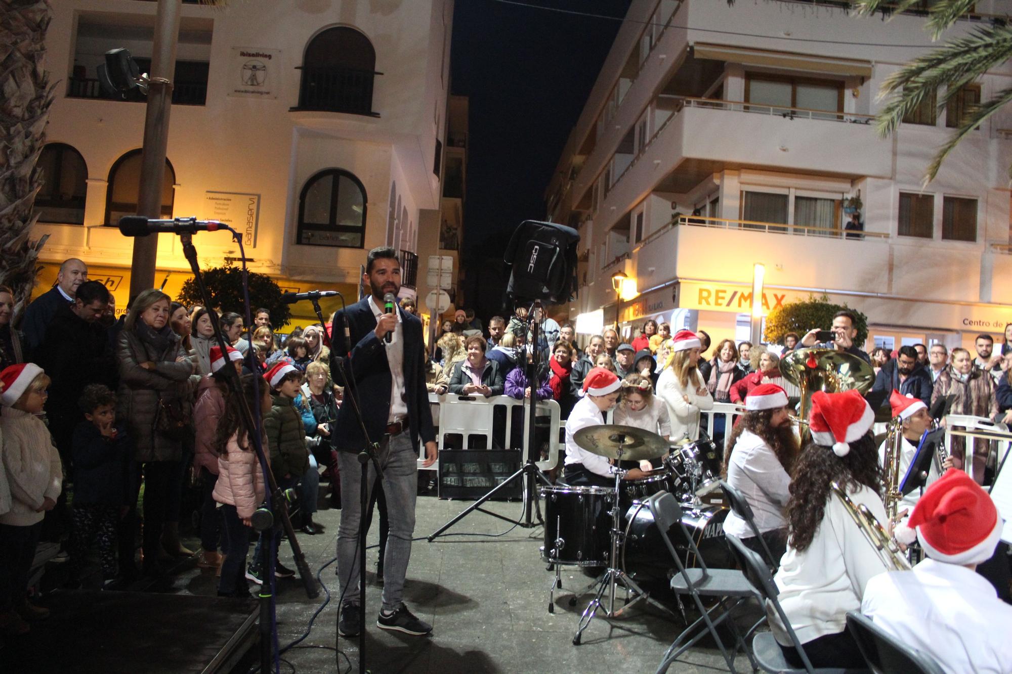 Encendido del alumbrado navideño en Santa Eulària.