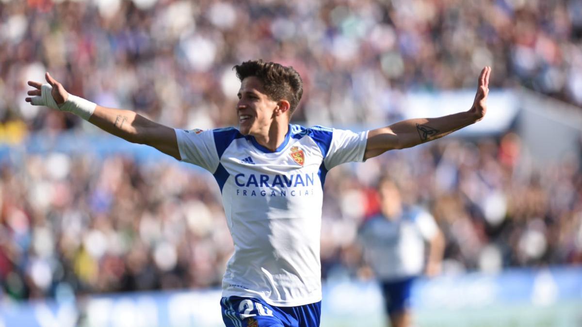 Giuliano celebra el primer gol del partido