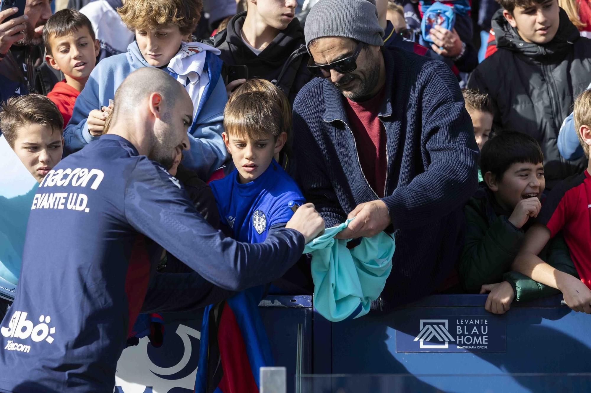 Puertas abiertas entrenamiento Levante