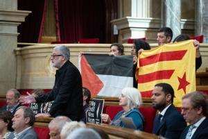 El Parlament reconeix el «dret a defensar-se d’Israel» amb els vots del PSC, Junts, Cs i PP