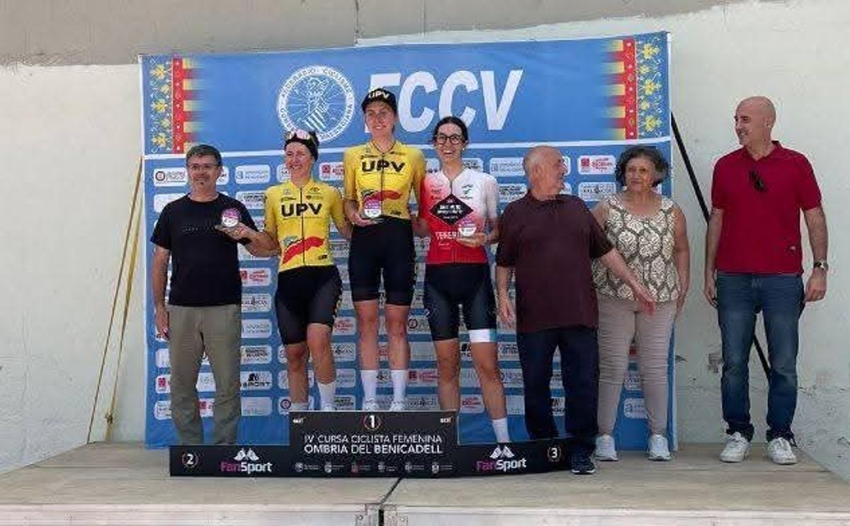 Podio de la Cursa Ciclista Ombria del Benicadell de Carrícola, celebrada el pasado fin de semana.