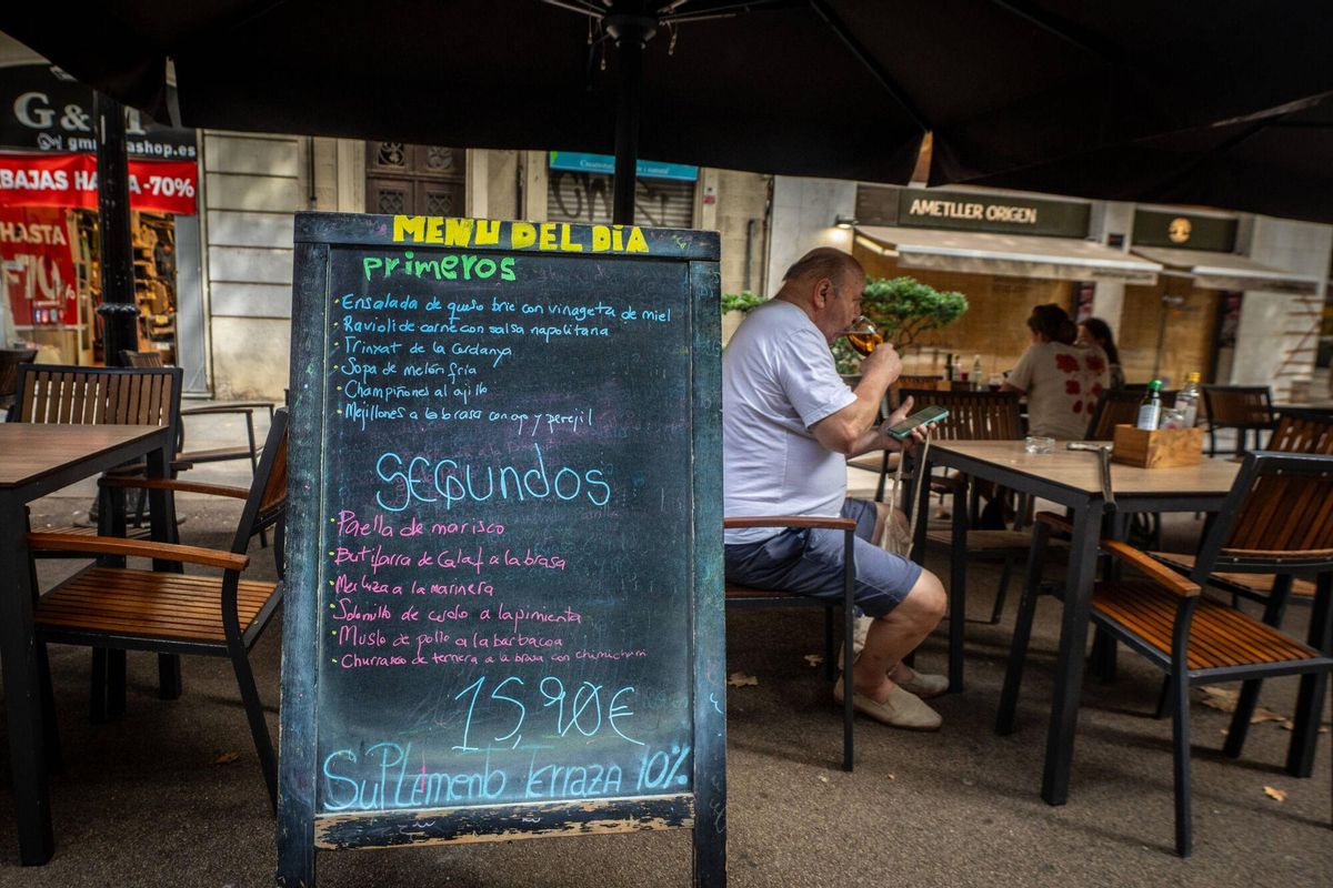 Els preus pugen en bars i restaurants de Barcelona: menús a 14 euros de mitjana, cerveses a 2,4 i cafès a 1,4 Els preus pugen en bars i restaurants de Barcelona: menús a 14 euros de mitjana, cerveses a 2,4 i cafès a 1,4