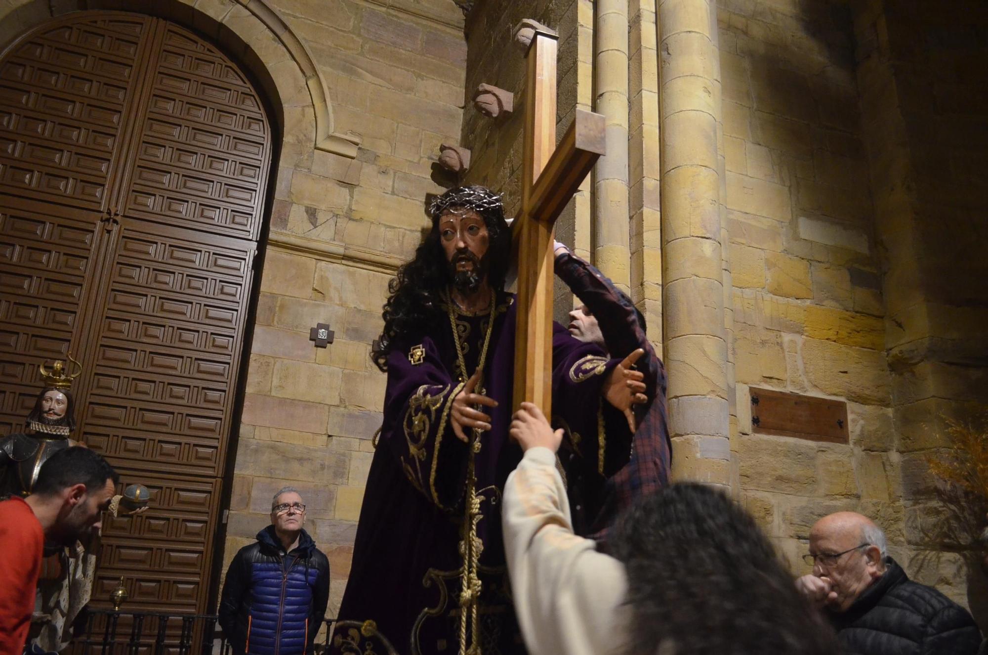 Semana Santa Benavente 2024: Así prepara la Cofradía de Jesús Nazareno las andas