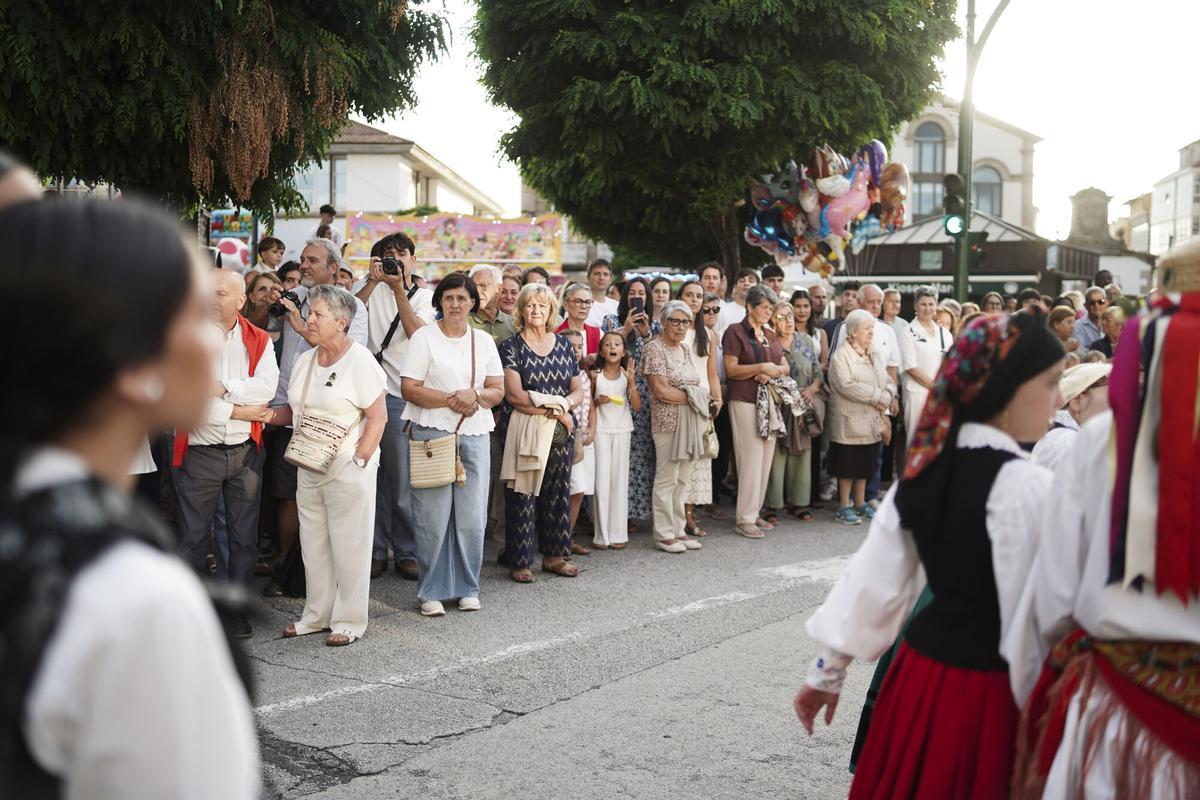 Betanzos abrió sus fiestas de San Roque con el pregón de Dolores Vázquez y el nombramiento de la representante Betanzos abrió sus fiestas de San Roque con el pregón de Dolores Vázquez y el nombramiento de la representante