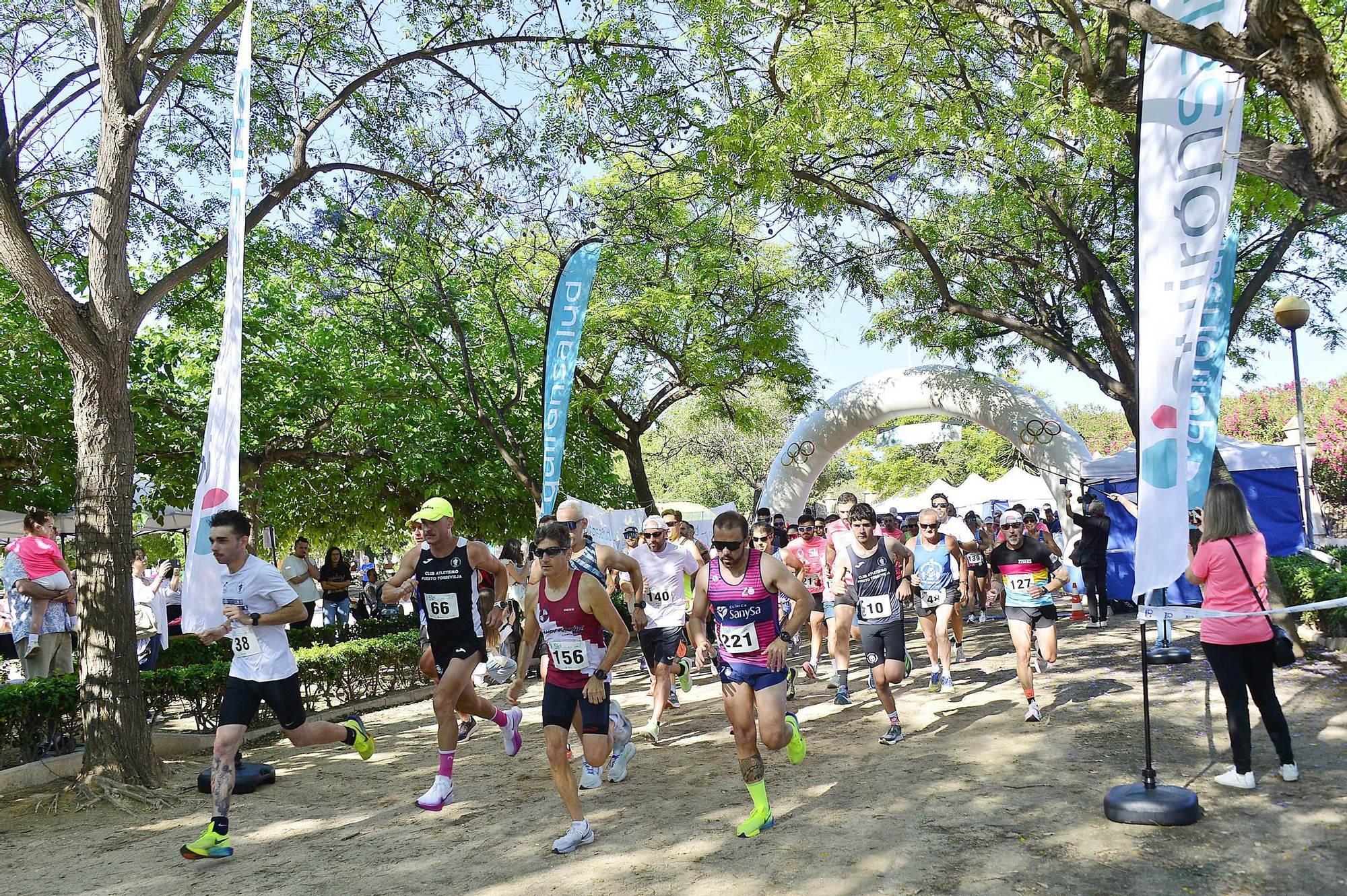 Carrera solidaria organizada por  QUIRÓNSALUD en beneficio de la asociación AFECÁNCER