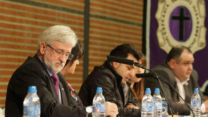 Hernández (izquierda) y Calvo (derecha), cuando compartían mesa en la directiva.