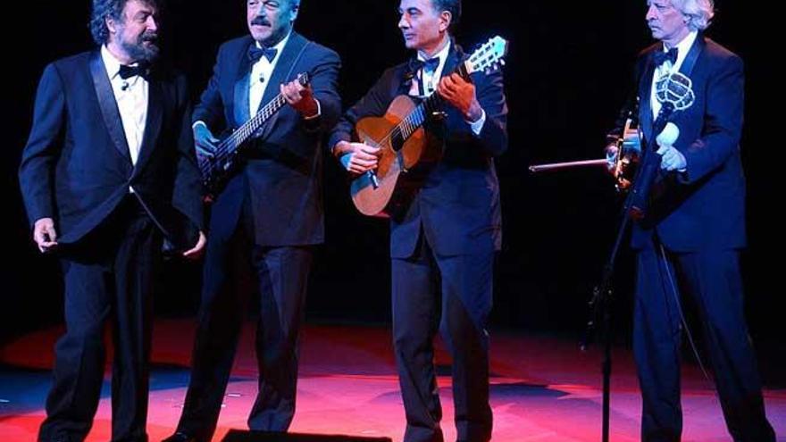 Les Luthiers, durante una actuación en Vigo. // Ricardo Grobas