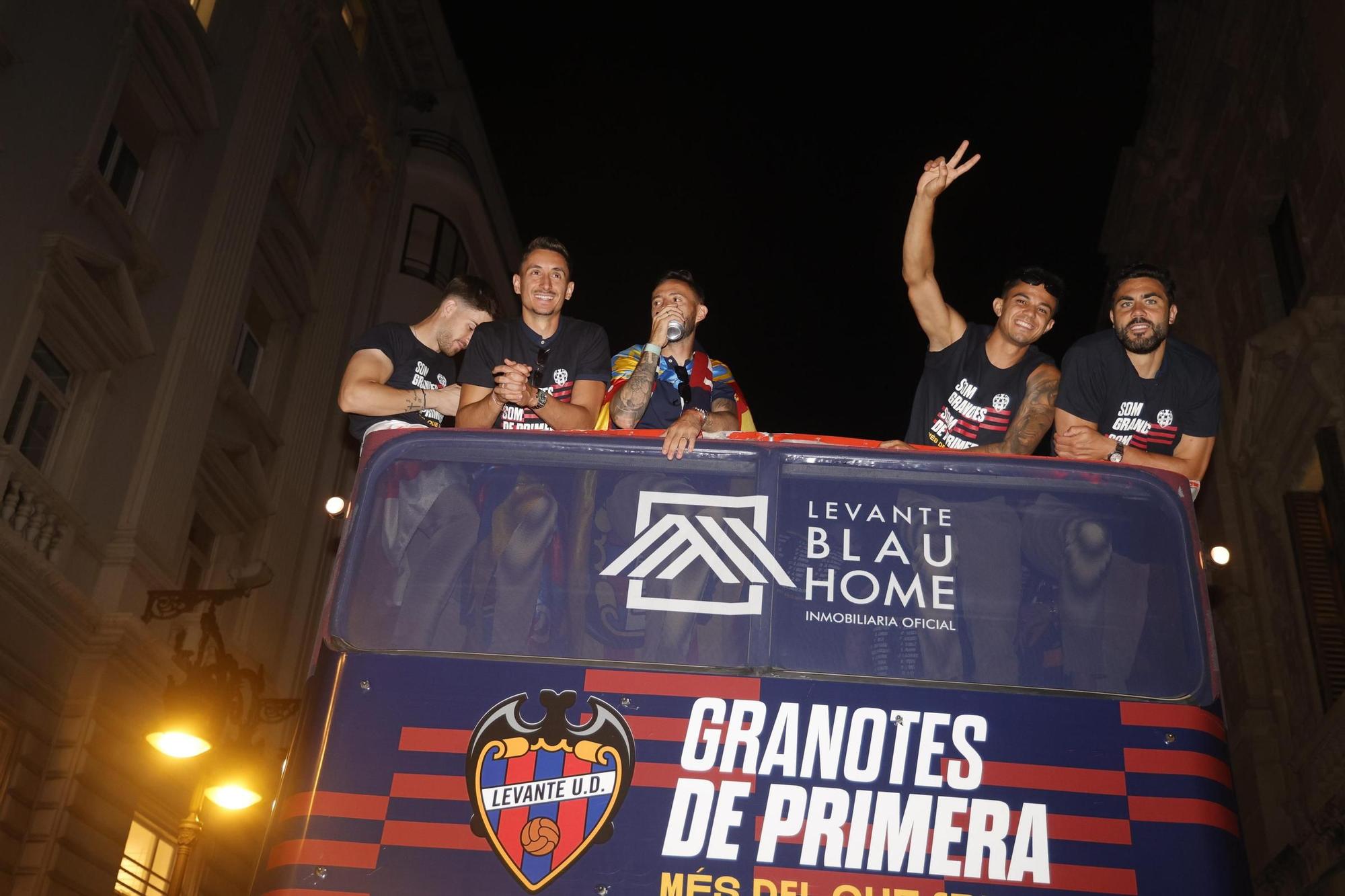 Todas las fotos de la rúa del Levante UD por su ascenso a Primera División