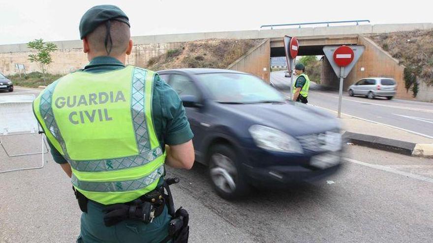 Sorprendidos 11 conductores sin carnet en Castellón