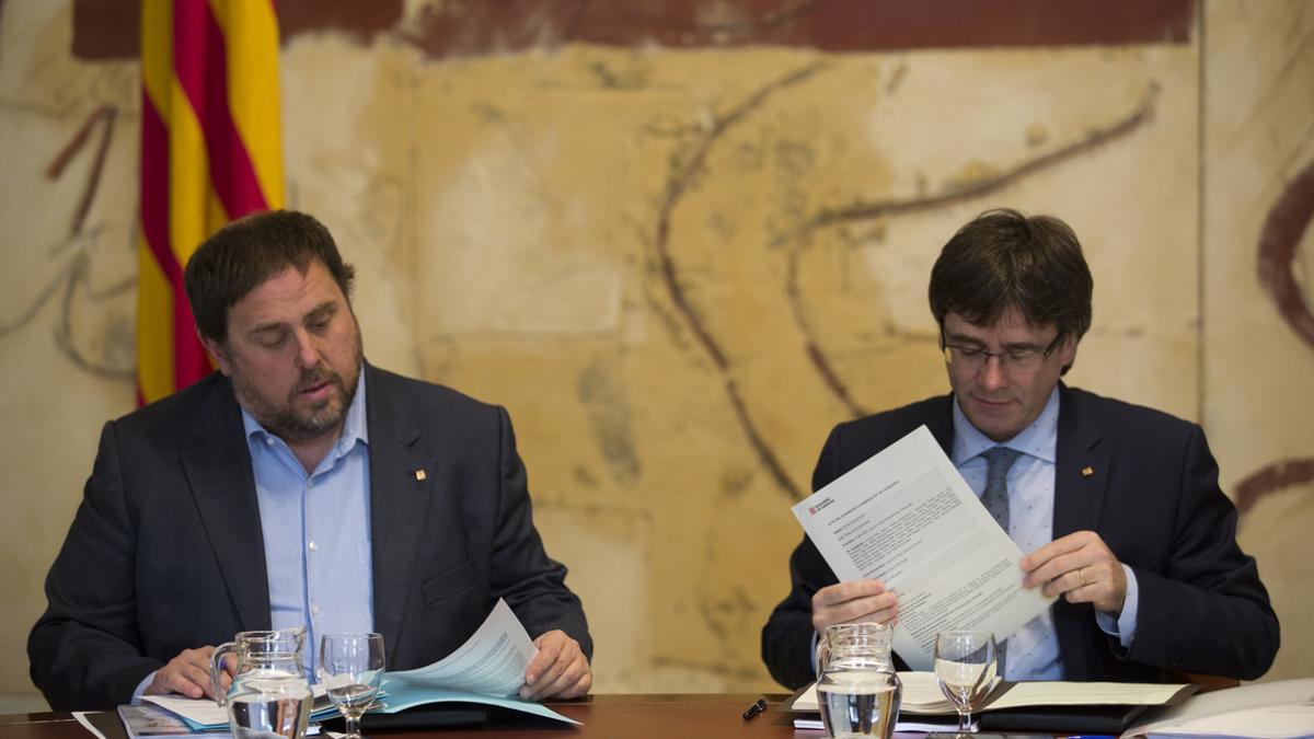 Oriol Junqueras y Carles Puigdemont, durante una reunión del Consell Executiu.