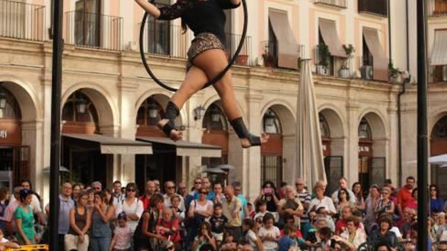 La Mostra de Teatre d&#039;Alcoi celebra su 25 aniversario con un espectáculo y una tarta