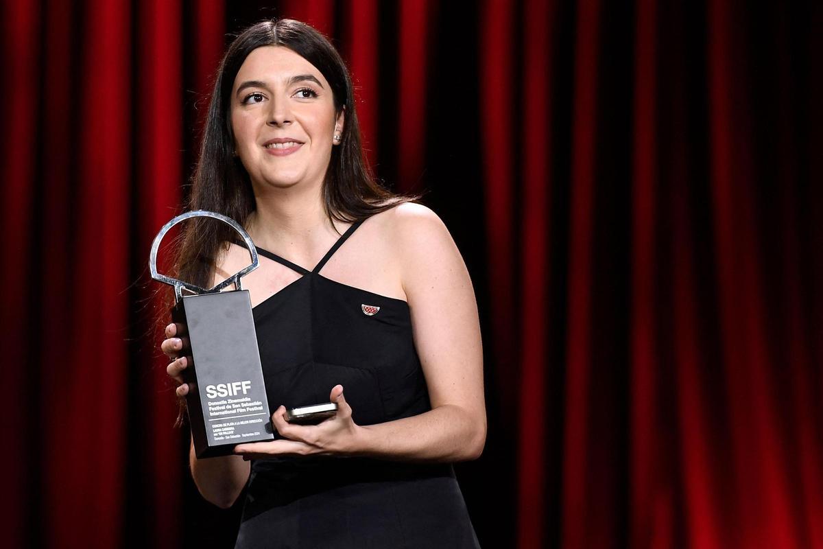 La realizadora, Laura Carreira, recibe la Concha de Plata ex aequo a la mejor dirección este sábado en el 72 Festival de Cine de San Sebastián La realizadora, Laura Carreira, recibe la Concha de Plata ex aequo a la mejor dirección este sábado en el 72 Festival de Cine de San Sebastián