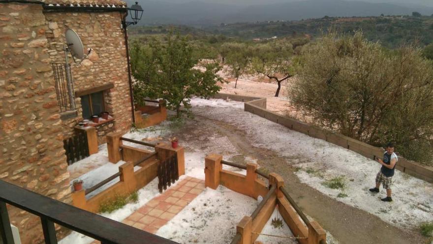 Fuertes tormentas con granizo en el interior de Castellón