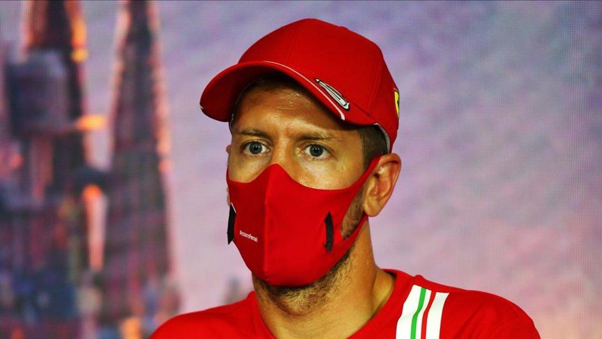 Vettel ocupará la vacante de Checo Pérez.