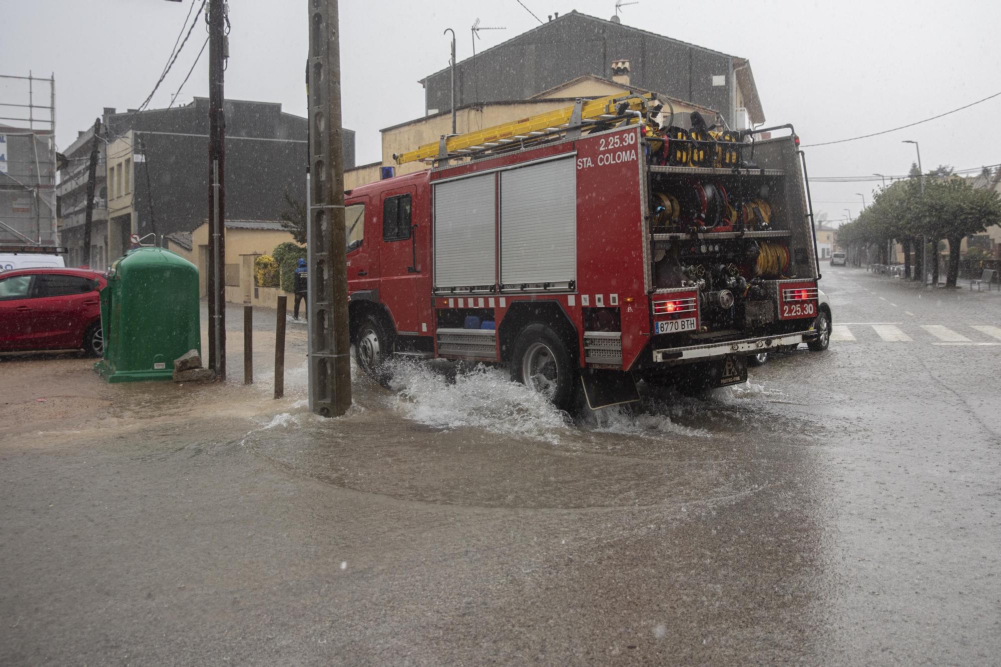 Tarda de pluges intenses que causen lleus inundacions i destrosses a les comarques gironines