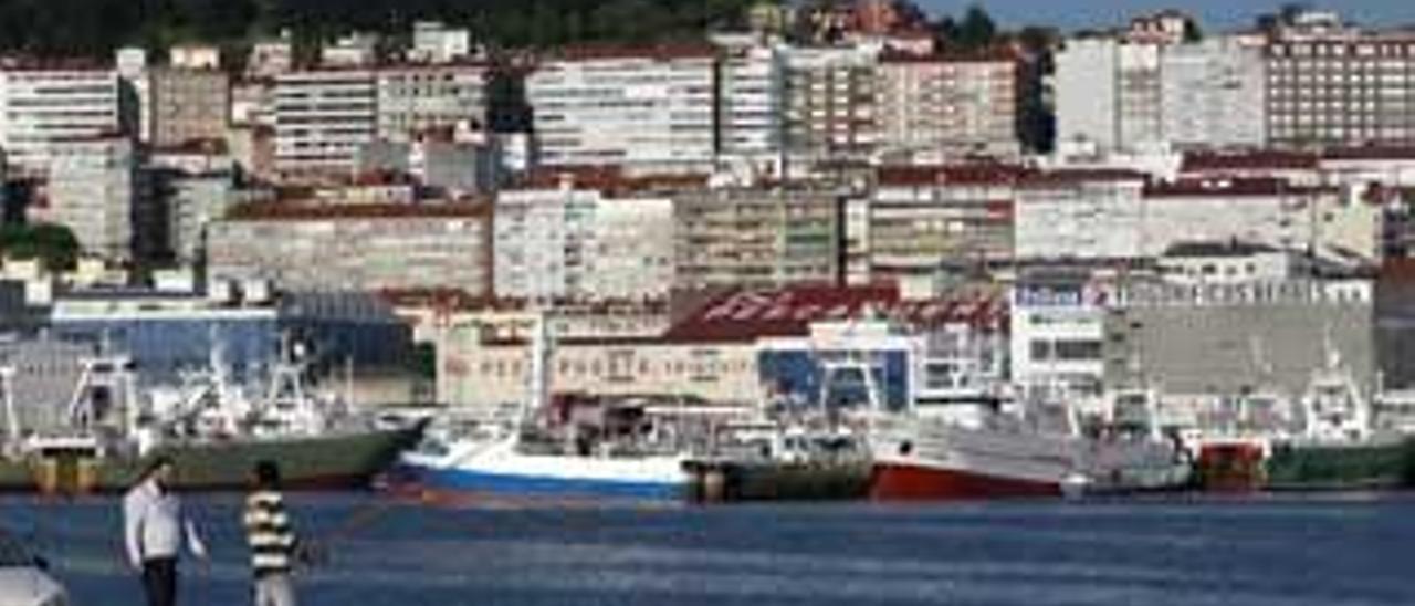 Panorámica del puerto de Vigo, con arrastreros de Malvinas como el &quot;Hermanos Touza&quot;, &quot;Venturer&quot; o el &quot;Igueldo&quot;. // José Lores
