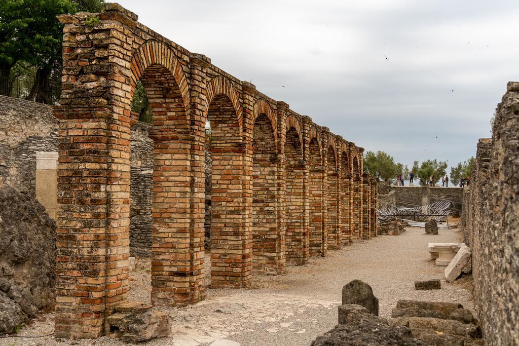 Arcos en la Grotte di Catullo, en Sirmione.