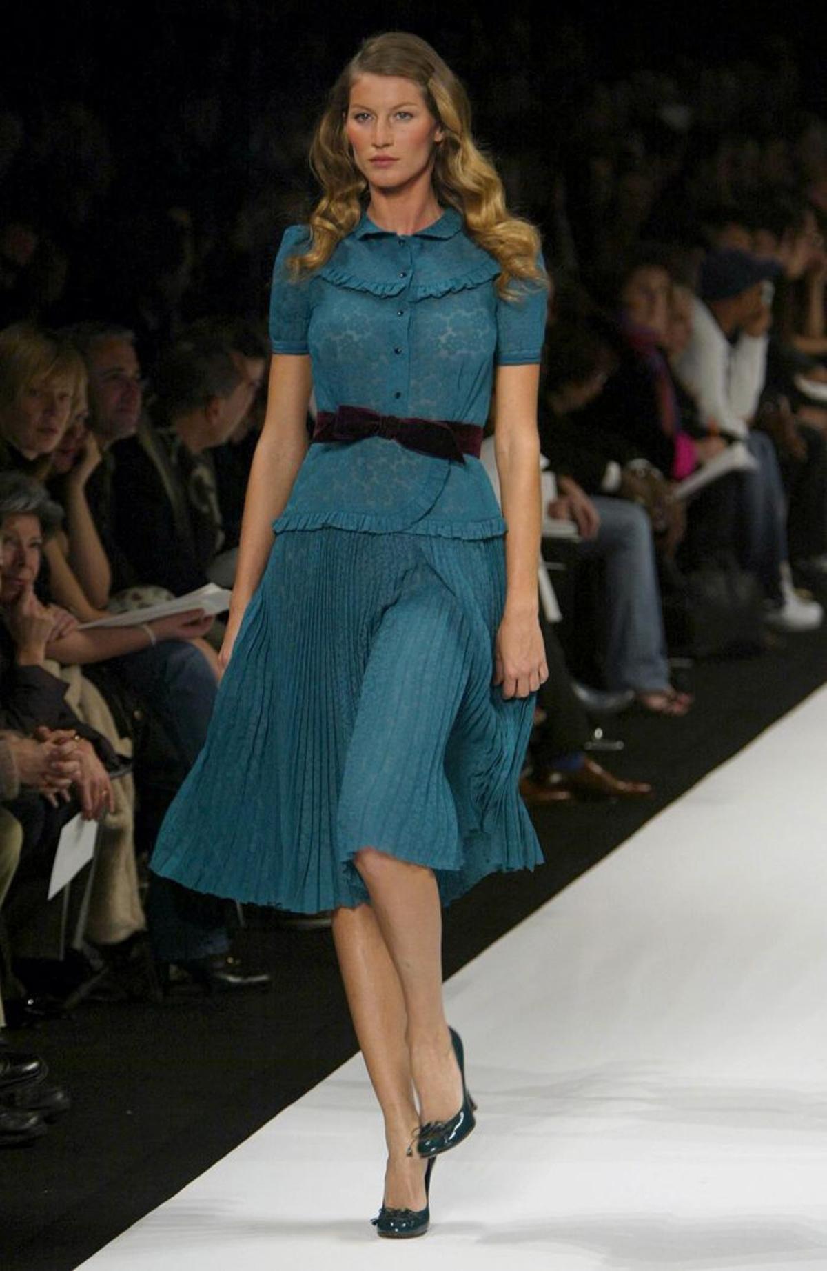 Gisele Bündchen, Marc Jacobs 2004