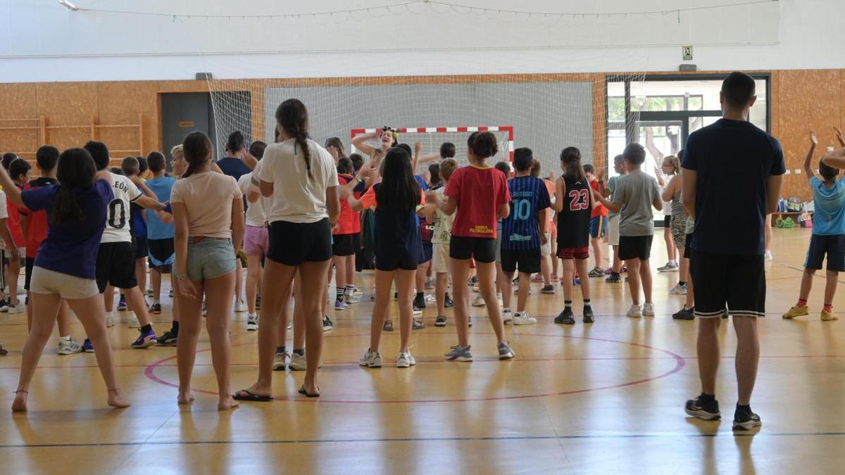 Los campamentos de Molí d'Animeta y La Constitución han reunido a jóvenes de todas las edades.