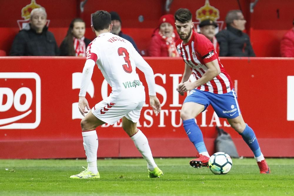 El partido entre el Sporting y la Cultural Leonesa, en imágenes