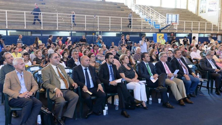 El público del congreso evangélico, ayer, en el pabellón de la Vega de San José.