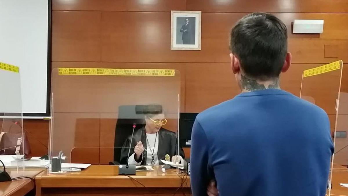 El joven de Carbajales de Alba declara en el Juzgado de lo Penal.