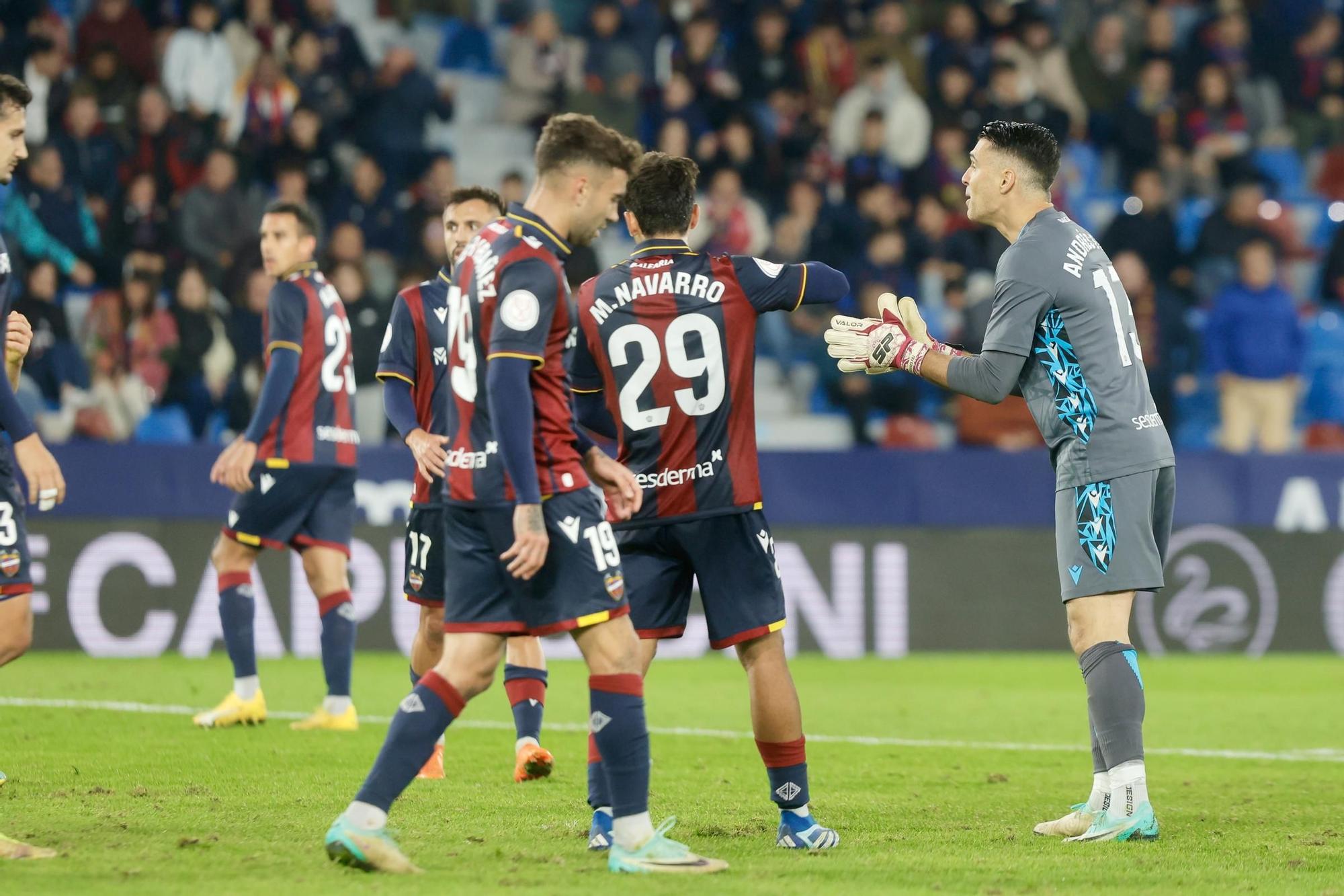 Partido de Copa del REy entre el Levante UD y el SD Amorebieta en imágenes