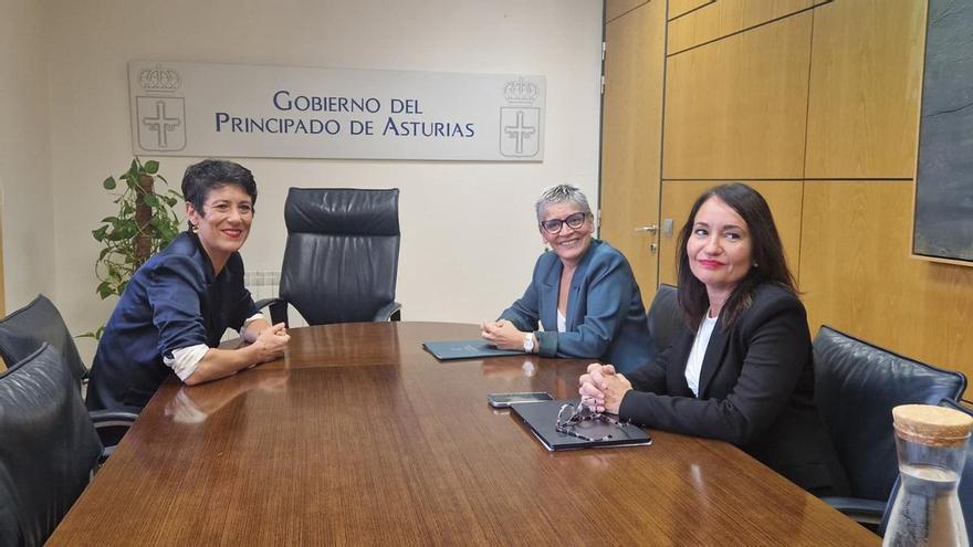 La ministra Elma Saiz subraya el impacto de la regularización de inmigrantes en Asturias: 14.000 solicitudes, el 70% en tramitación y 3.900 personas ya trabajando