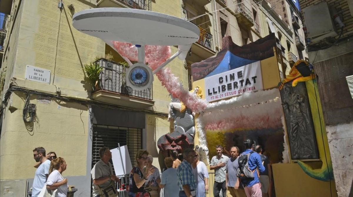 Calle Llibertat, un homenaje al cine espacial de ciencia ficción.