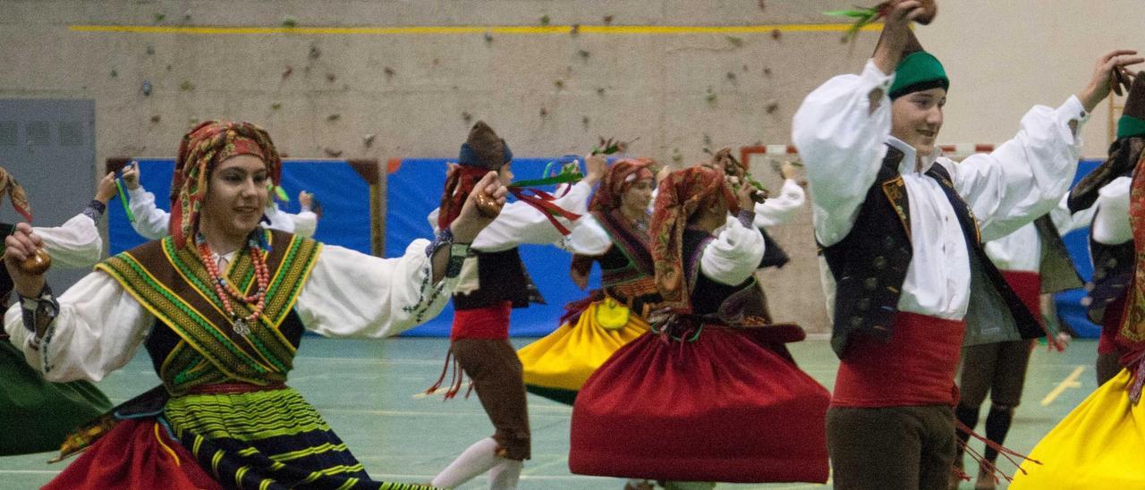 FOLKLORE DOÑA URRACA