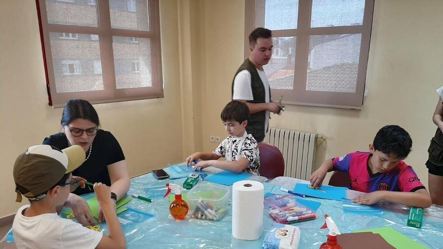 Llanera abona los huertos escolares: más de cien escolares y docentes participan en el encuentro regional de productores ecológicos