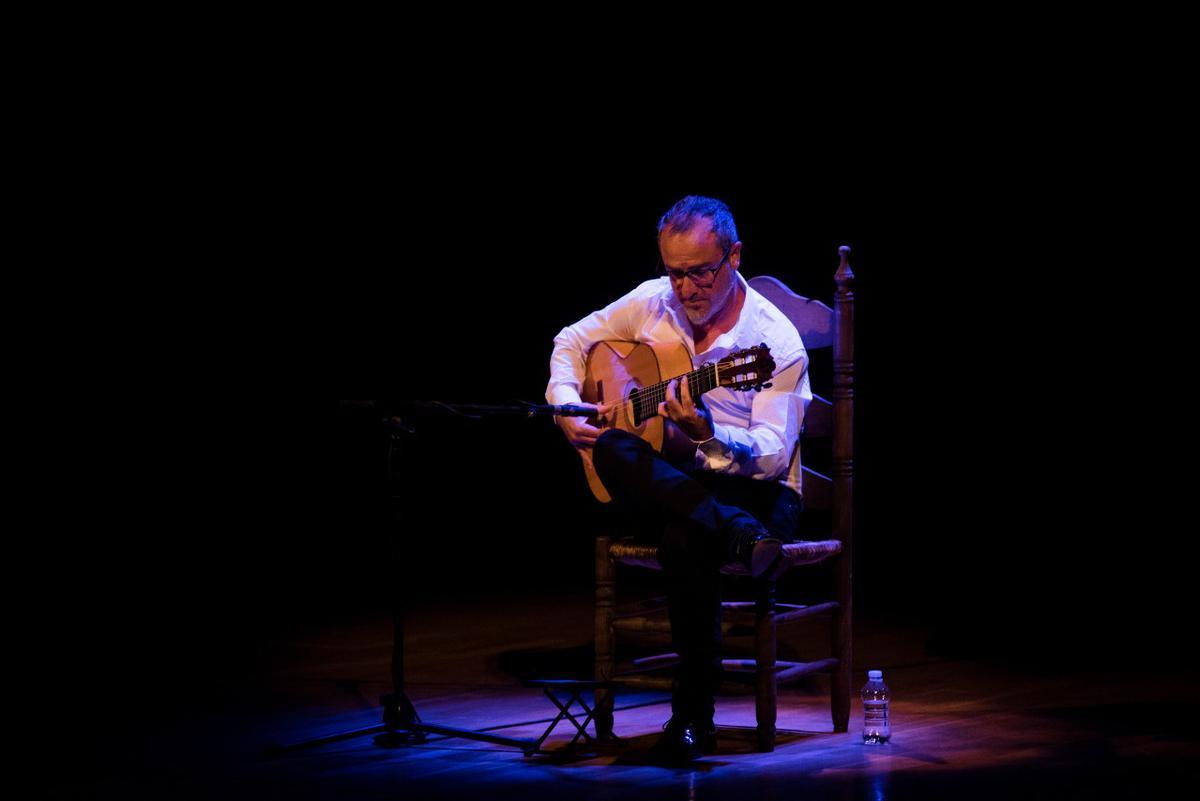 El guitarrista José Quevedo, ’Bolita’, durante su recital en el ciclo Guitarra desnuda de la Bienal de Flamenco de Sevilla, el 28 de septiembre.